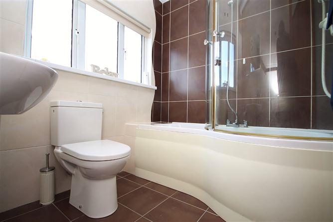 77 Forest Drive, Kingswood, Dublin 24