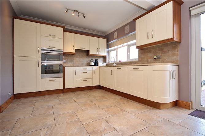 77 Forest Drive, Kingswood, Dublin 24