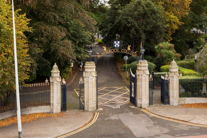 13 The Willows, Blackrock, Co. Dublin