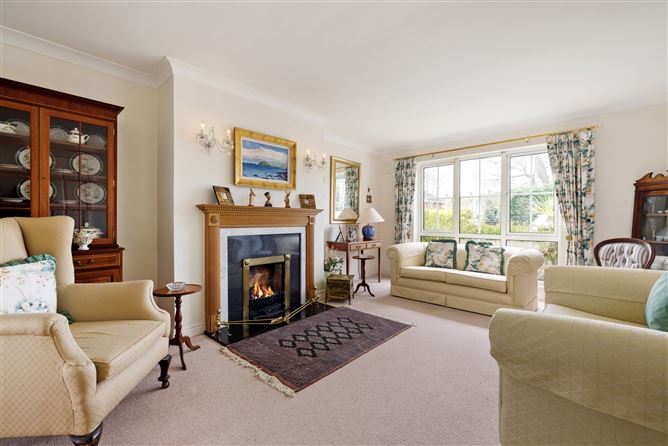 8 Cairn Hill, Westminster Road, Foxrock, Dublin 18