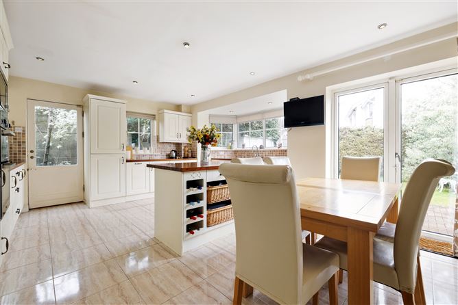 8 Cairn Hill, Westminster Road, Foxrock, Dublin 18