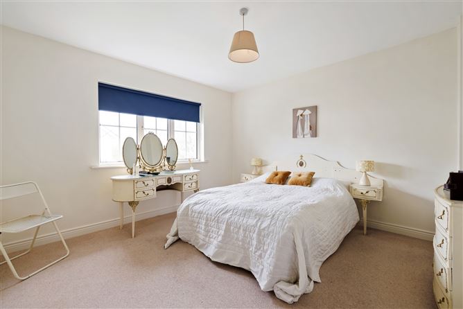 8 Cairn Hill, Westminster Road, Foxrock, Dublin 18
