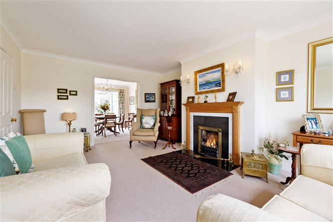 8 Cairn Hill, Westminster Road, Foxrock, Dublin 18