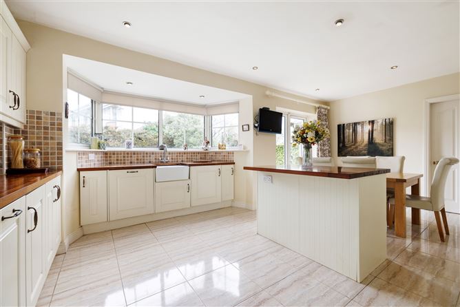 8 Cairn Hill, Westminster Road, Foxrock, Dublin 18