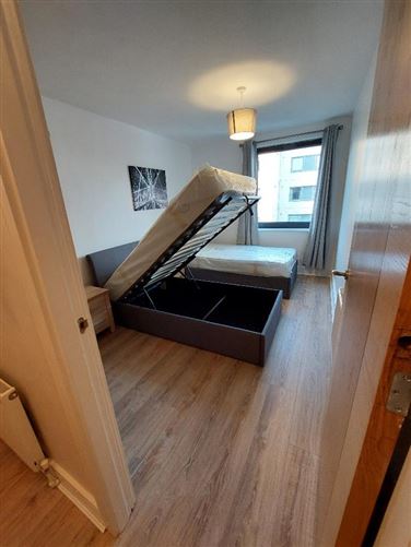 https://photos-a.propertyimages.ie/media/9/5/7/5016759/8fd603fb-c2a3-4ce6-9b3d-37b24c1ee9a0_l.jpg