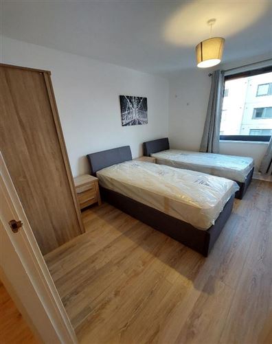https://photos-a.propertyimages.ie/media/9/5/7/5016759/8fd603fb-c2a3-4ce6-9b3d-37b24c1ee9a0_l.jpg