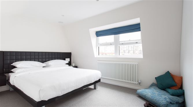 Royalty Within Reach,London,Greater London,United Kingdom