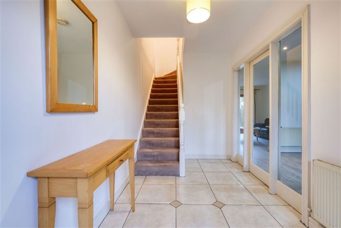 6 Saint Albans, Battery Road, Longford