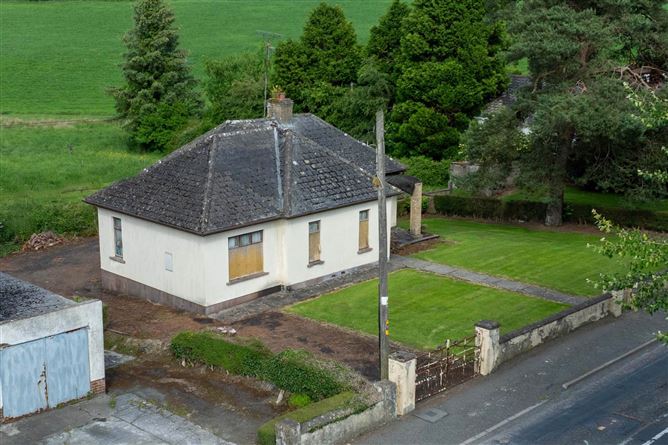 Station Road, Cootehill, County Cavan