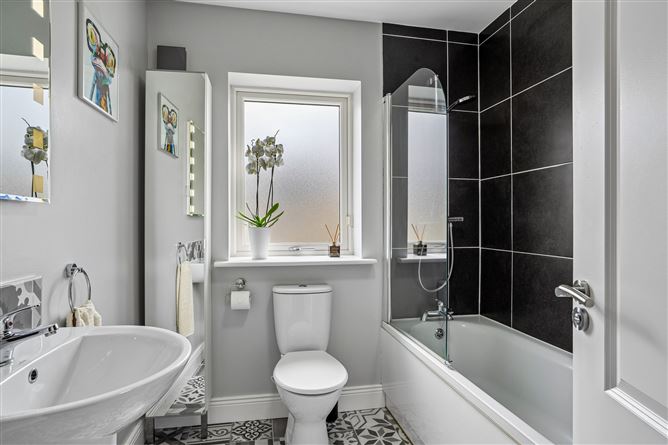 Photo 32 of 39 — 29 Dodderbrook Avenue, Ballycullen, Dublin 24