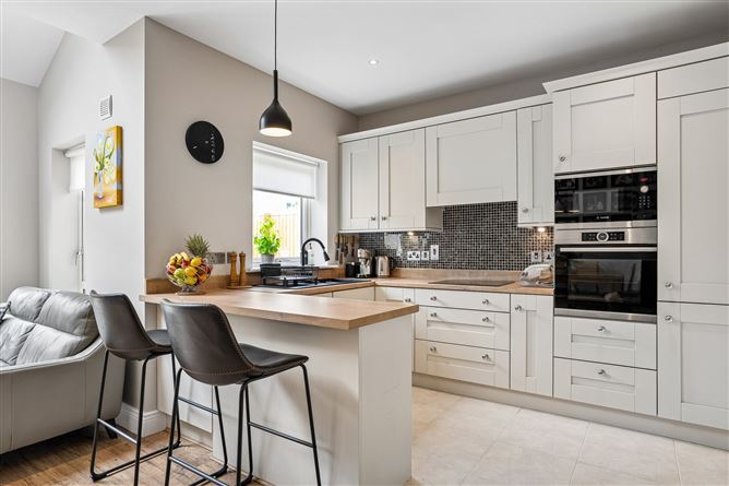 Photo 7 of 39 — 29 Dodderbrook Avenue, Ballycullen, Dublin 24