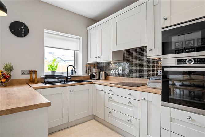 Photo 8 of 39 — 29 Dodderbrook Avenue, Ballycullen, Dublin 24