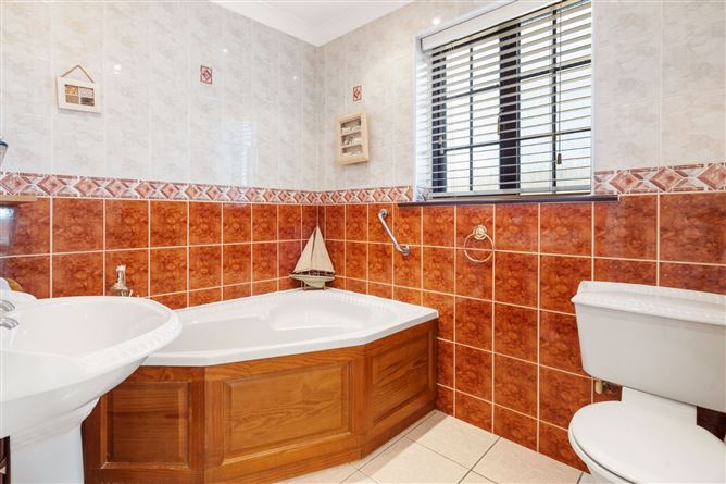 29a Foxhill Drive, Ayrfield, Dublin 13