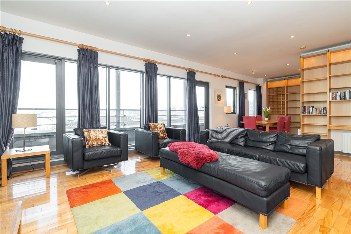 80 East Courtyard, Tullyvale, Cabinteely, Dublin 18