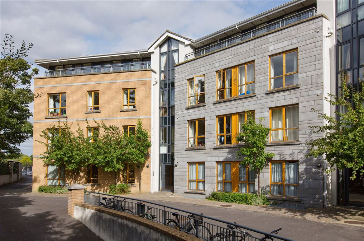 4 Friarsland Crescent, Roebuck Road, Clonskeagh, Dublin 14