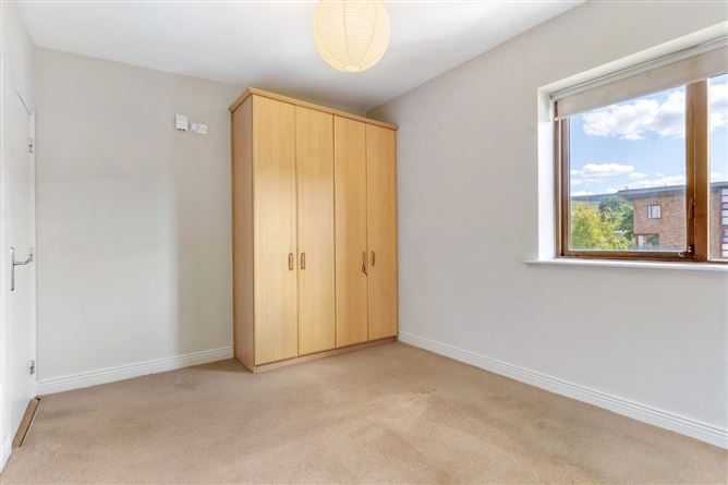 Photo 6 of 11 — 10 Marley House, Taylors Hill, Rathfarnham, Dublin 16