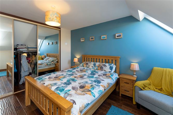 28 Waterside , Castleheights , Carrigaline, Cork