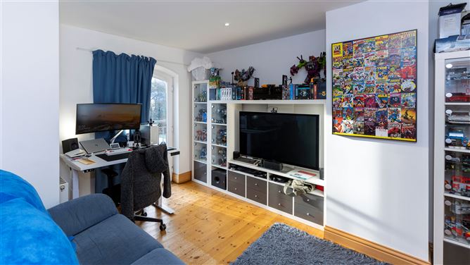 28 Waterside , Castleheights , Carrigaline, Cork