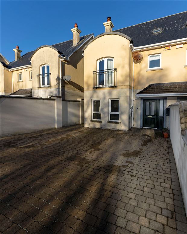 28 Waterside , Castleheights , Carrigaline, Cork  28 Waterside , Castleheights , Carrigaline, Cork