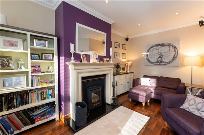 28 Waterside , Castleheights , Carrigaline, Cork