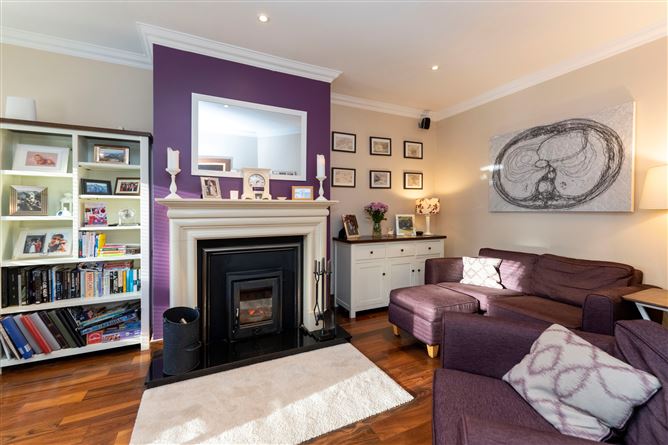 28 Waterside , Castleheights , Carrigaline, Cork