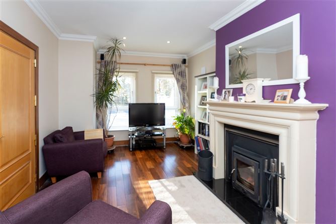 28 Waterside , Castleheights , Carrigaline, Cork