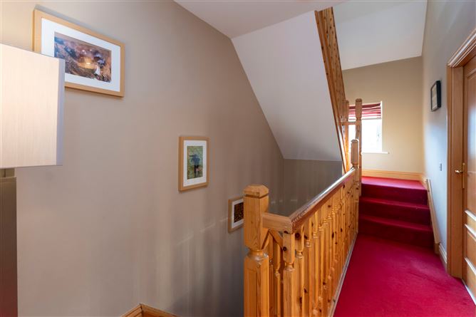 28 Waterside , Castleheights , Carrigaline, Cork