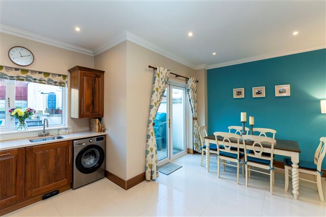 28 Waterside , Castleheights , Carrigaline, Cork