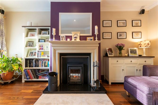 28 Waterside , Castleheights , Carrigaline, Cork
