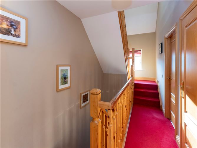 28 Waterside , Castleheights , Carrigaline, Cork
