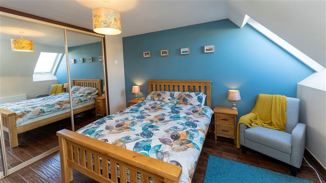 28 Waterside , Castleheights , Carrigaline, Cork