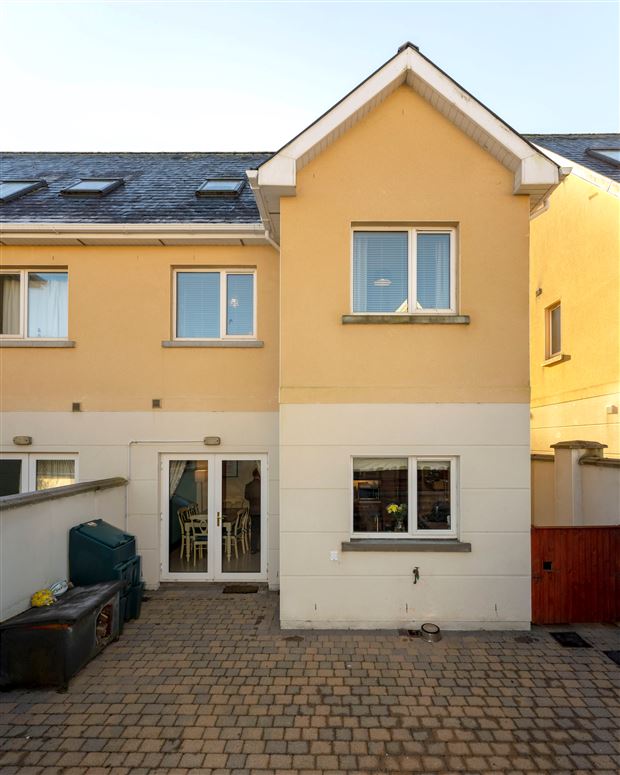 28 Waterside , Castleheights , Carrigaline, Cork  28 Waterside , Castleheights , Carrigaline, Cork