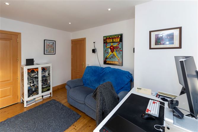 28 Waterside , Castleheights , Carrigaline, Cork