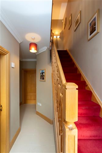 28 Waterside , Castleheights , Carrigaline, Cork