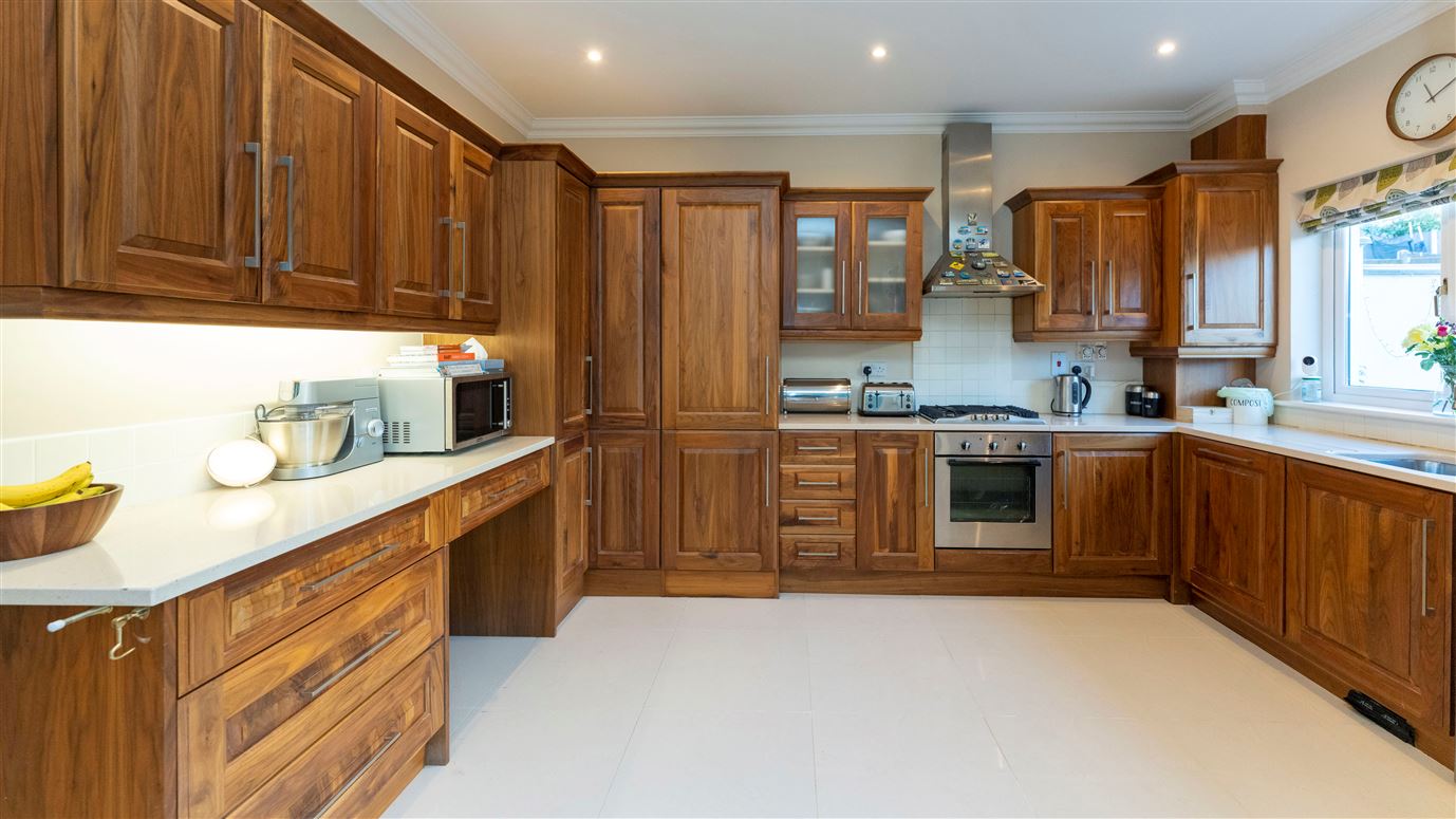 28 Waterside , Castleheights , Carrigaline, Cork  28 Waterside , Castleheights , Carrigaline, Cork