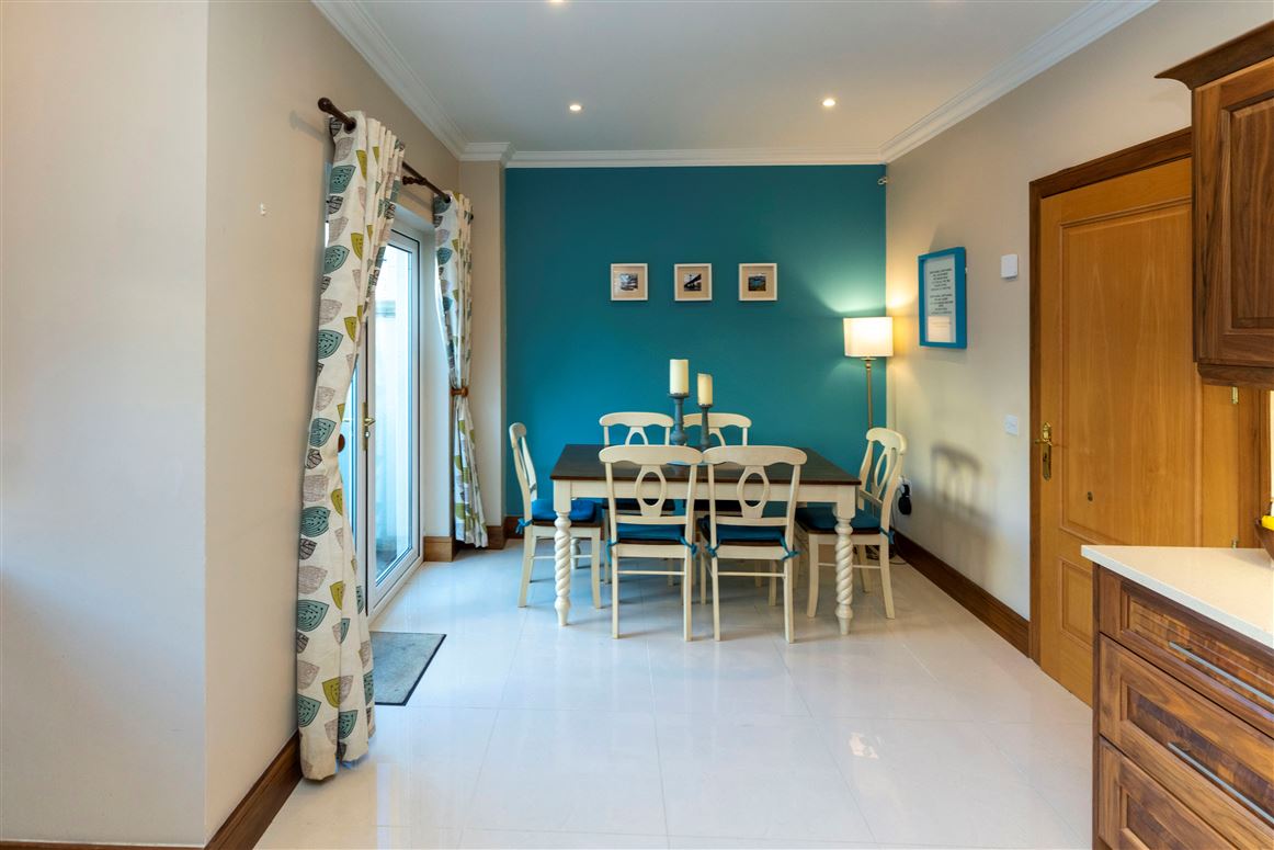 28 Waterside , Castleheights , Carrigaline, Cork  28 Waterside , Castleheights , Carrigaline, Cork