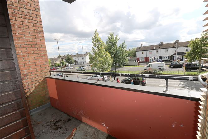 8 Poppintree Parade, Ballymun, Dublin 11