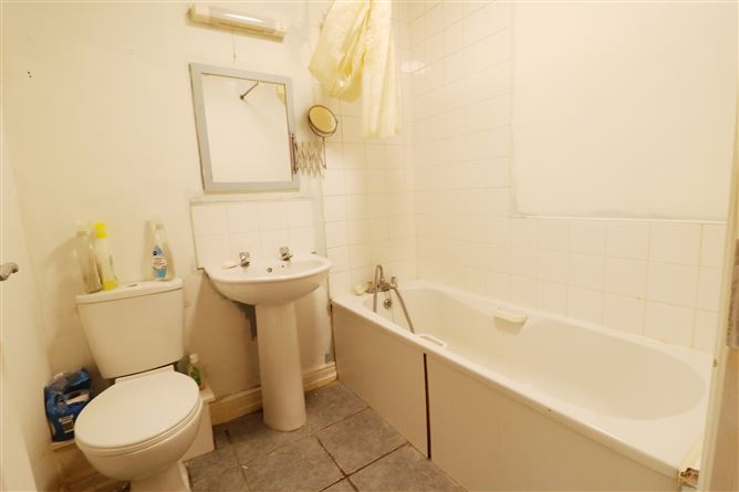 8 Poppintree Parade, Ballymun, Dublin 11