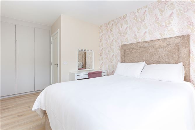 6 St Helens Court, Adamstown, Dublin