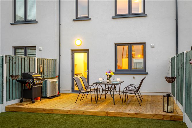 6 St Helens Court, Adamstown, Dublin