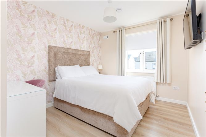 6 St Helens Court, Adamstown, Dublin