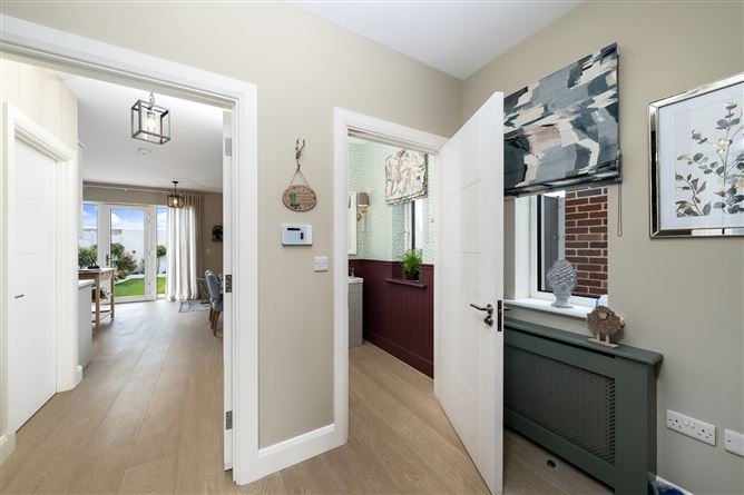 https://photos-a.propertyimages.ie/media/9/6/1/4922169/919450f6-cd24-407e-b273-160d188dcbd5_l.jpg