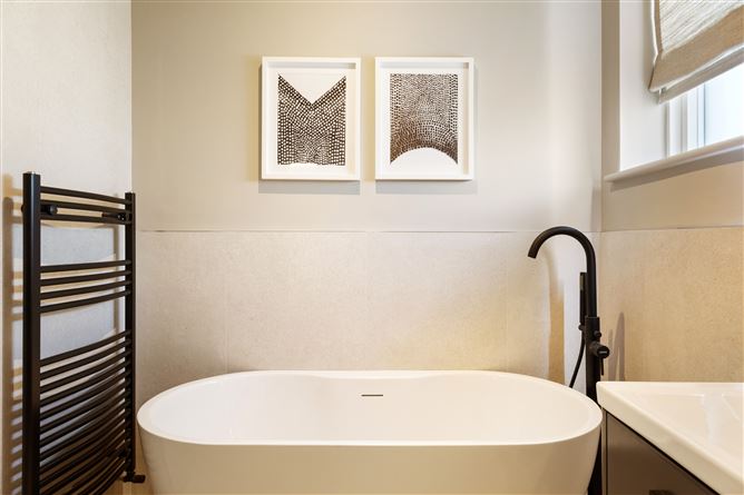 https://photos-a.propertyimages.ie/media/9/6/1/4962169/c859b3e1-2c4e-4b47-9fce-3bd73995bef7_l.jpg