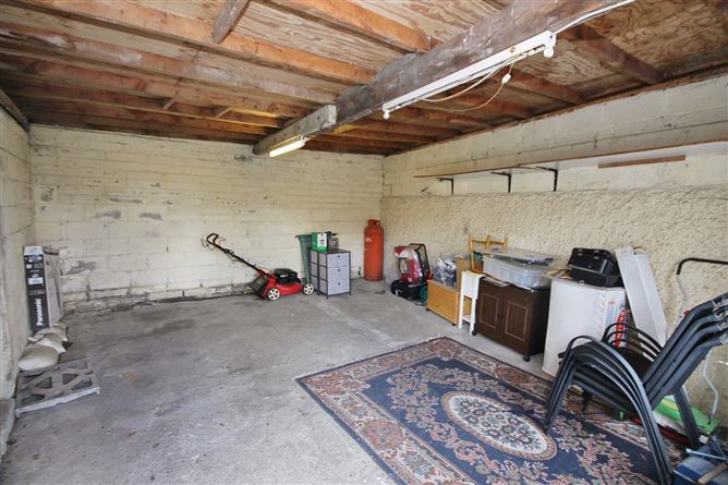86 Dodsborough Cottages, Lucan, Co. Dublin