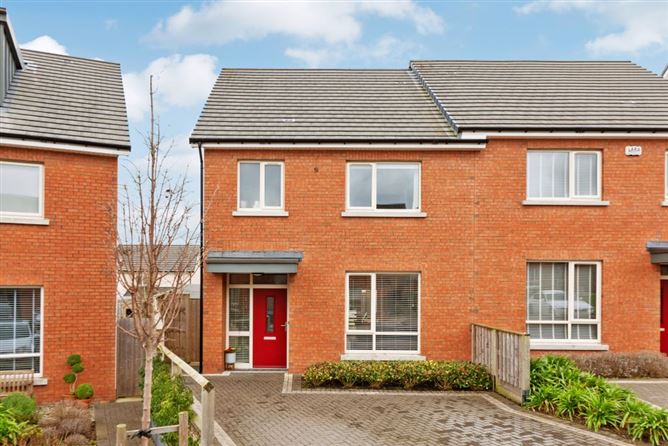 7 Belarmine View, Stepaside, Dublin 18