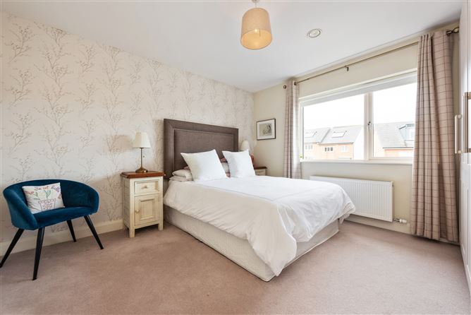 7 Belarmine View, Stepaside, Dublin 18
