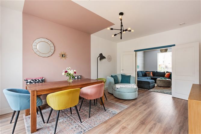 7 Belarmine View, Stepaside, Dublin 18