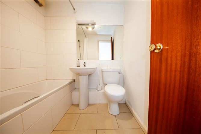 Photo 18 of 20 — APARTMENT 10 CRESCENT HOUSE THE CRESCENT , Marino, Dublin 3