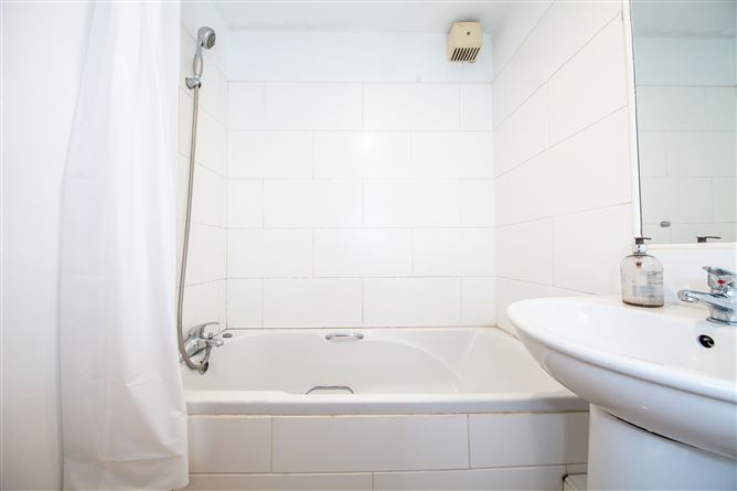 Photo 19 of 20 — APARTMENT 10 CRESCENT HOUSE THE CRESCENT , Marino, Dublin 3