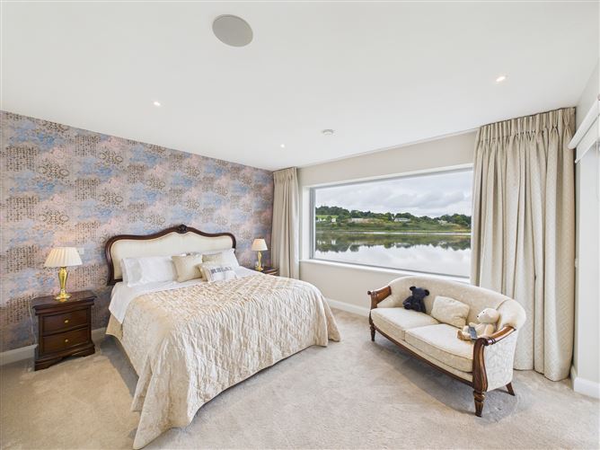 https://photos-a.propertyimages.ie/media/9/6/3/4942369/631d0ba7-2962-43fc-a074-c0e864ffb5c1_l.jpg